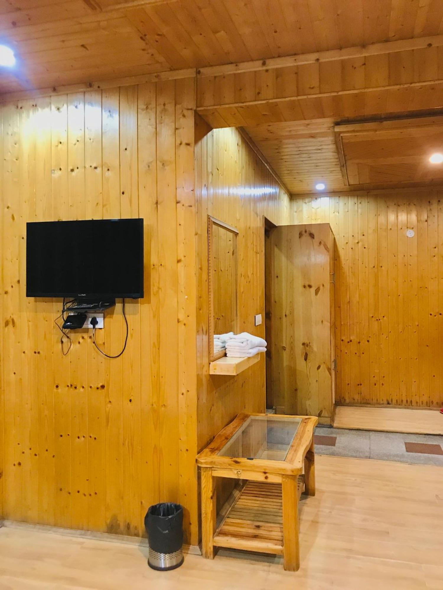 The Avenue Hotel , Manali A River Side Hotel Екстериор снимка