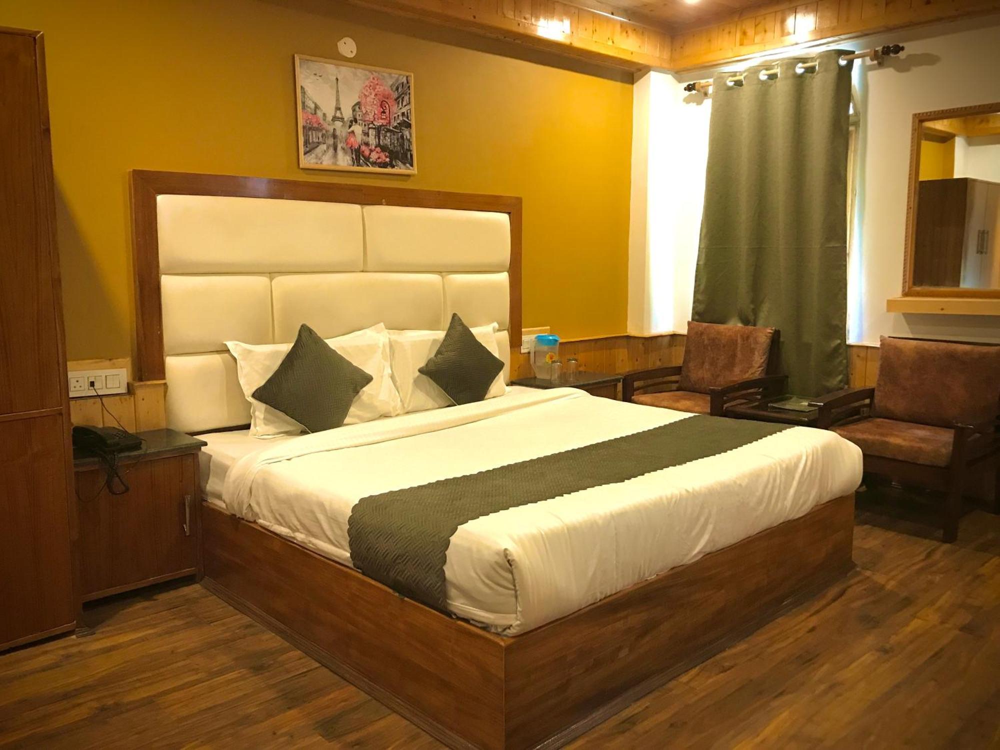 The Avenue Hotel , Manali A River Side Hotel Екстериор снимка