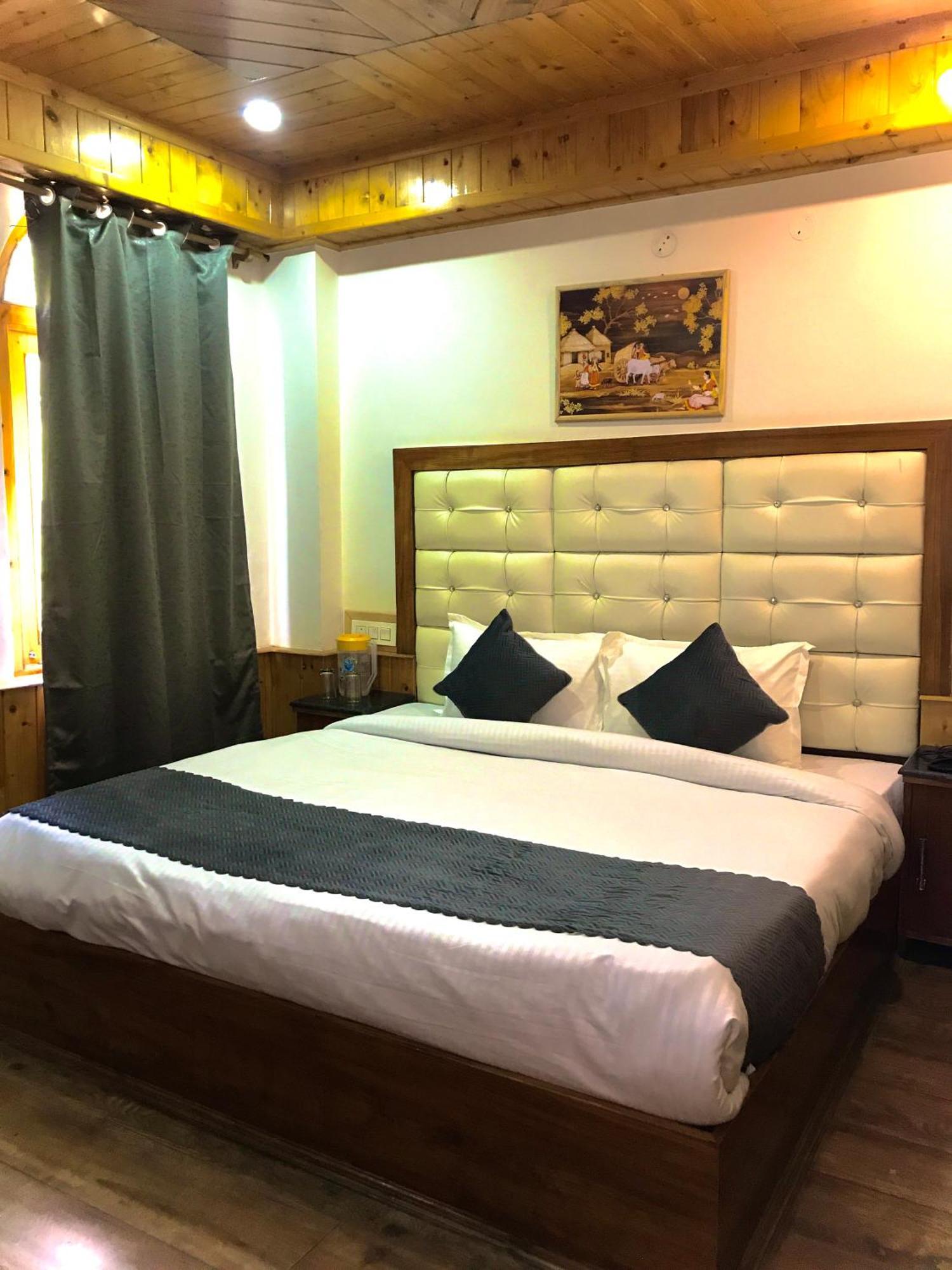 The Avenue Hotel , Manali A River Side Hotel Екстериор снимка