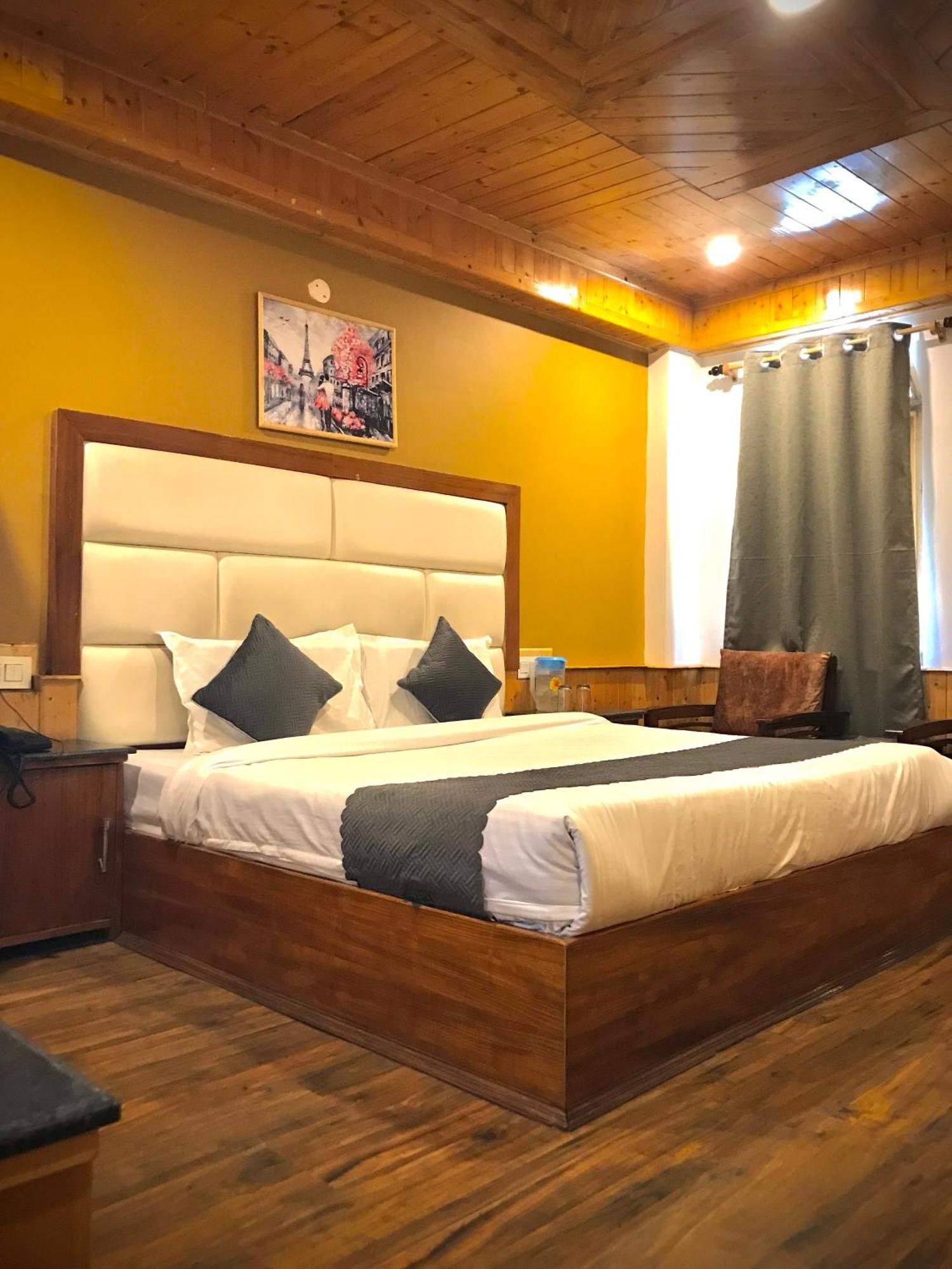 The Avenue Hotel , Manali A River Side Hotel Екстериор снимка